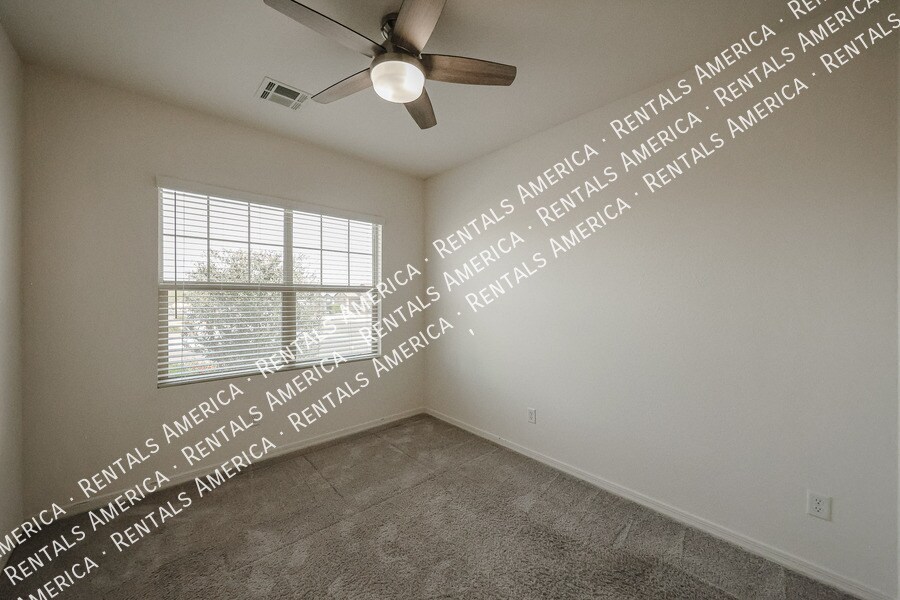 Building Photo - 6321 W Latona Rd