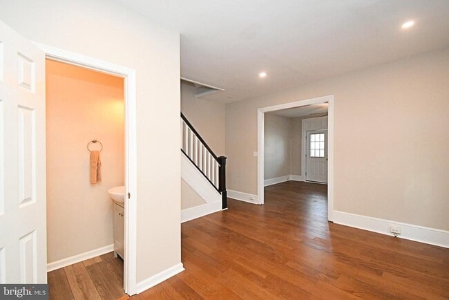 Building Photo - 232 Morgan St