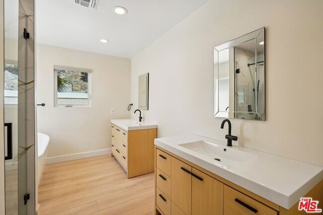 Building Photo - 5131 Campo Rd