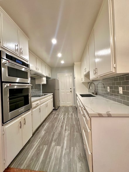 Building Photo - 4521 Colbath Ave