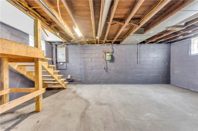 Building Photo - 1296 W Wilbeth Rd