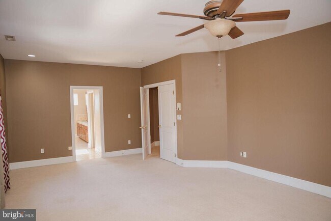 Building Photo - 6902 Tower of London Dr