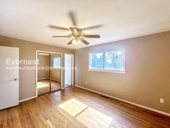 Building Photo - 1409 Laurette Dr