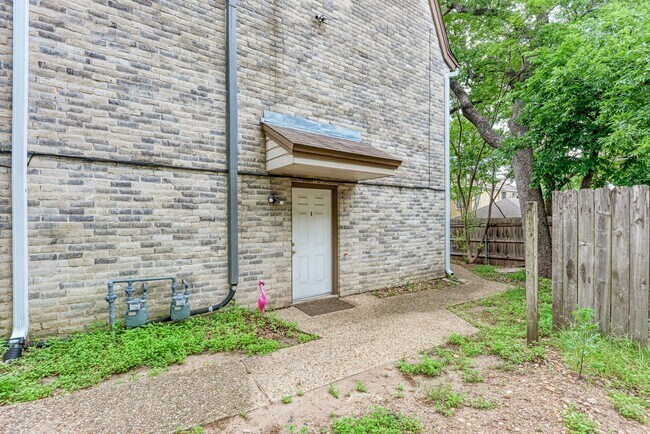 Primary Photo - 3102 Cedar St