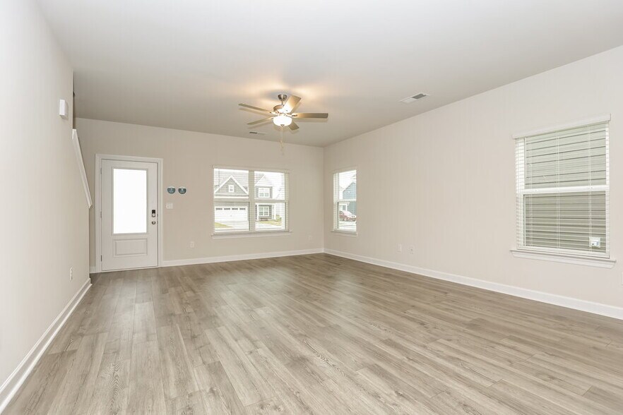 Building Photo - 2335 Valverde Wy