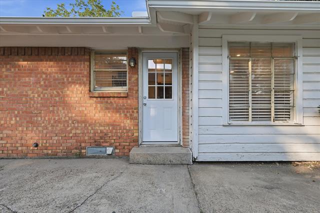 Building Photo - 6607 E Mockingbird Ln