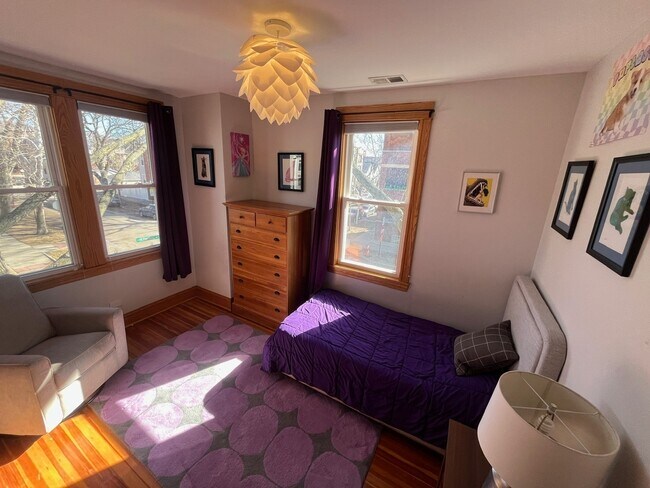 Building Photo - 3700 N Hermitage Ave