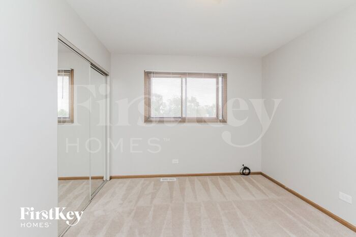 Building Photo - 753 Willow Rd