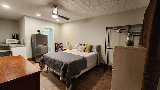 Building Photo - The Cottages at Mink Place