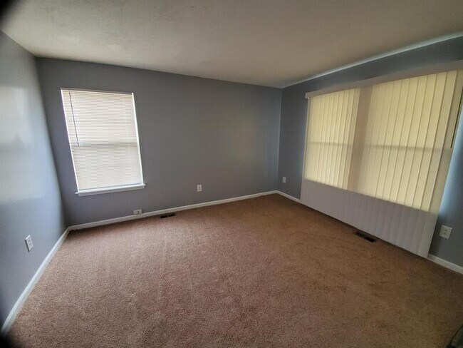 Building Photo - 3589 E 106th St