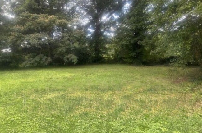 Building Photo - 1000 Kingsport Ln