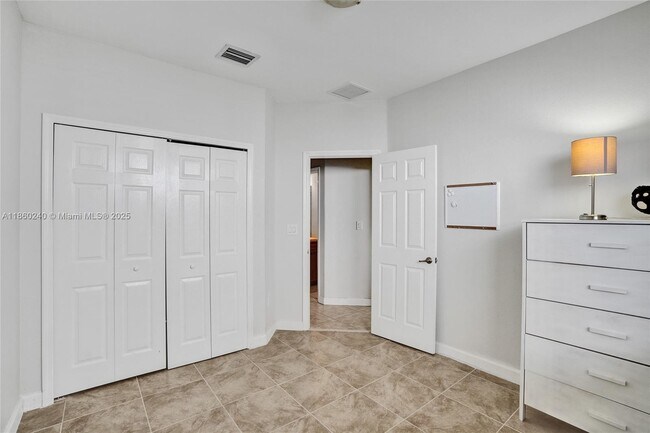 Building Photo - 15385 SW 93rd Ln