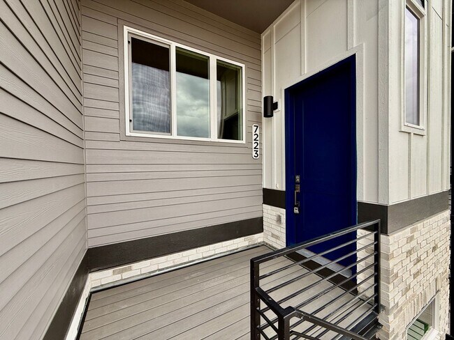 Building Photo - NEW CONSTRUCTION Gorgeous 2 Bedroom in clo...
