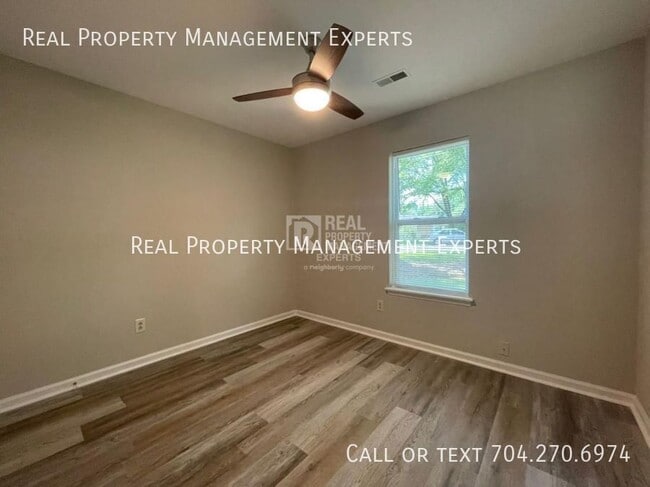 Building Photo - 3220 Braewick Pl
