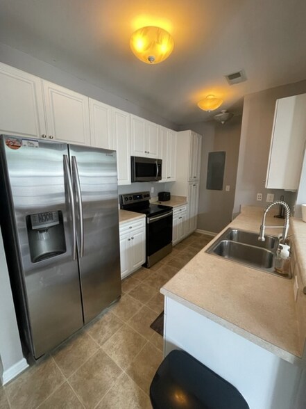 Building Photo - 1044 Grace Hill Dr