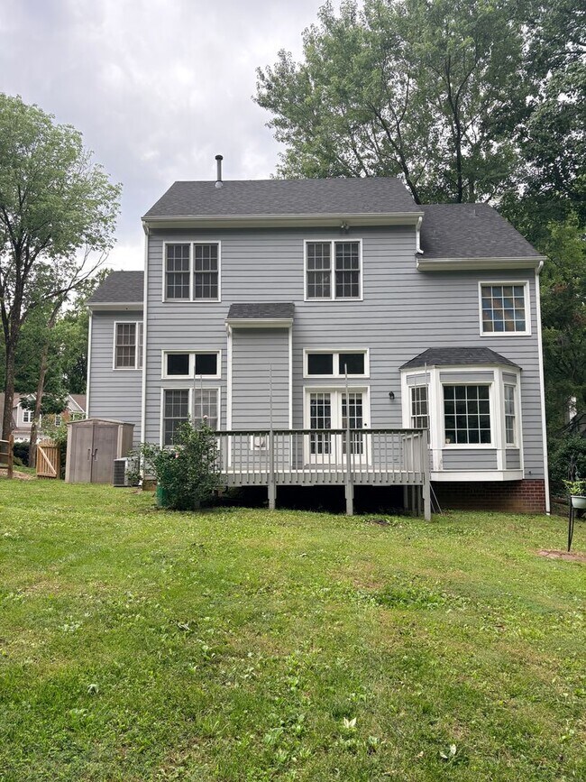 Building Photo - 4911 Brompton Ln