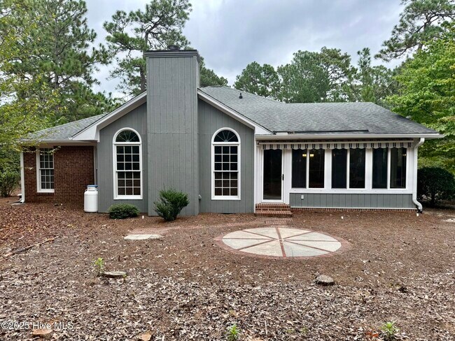 Building Photo - 1475 Monticello Dr
