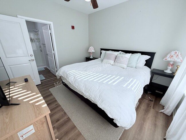 Building Photo - 3BR/3BA For Rent