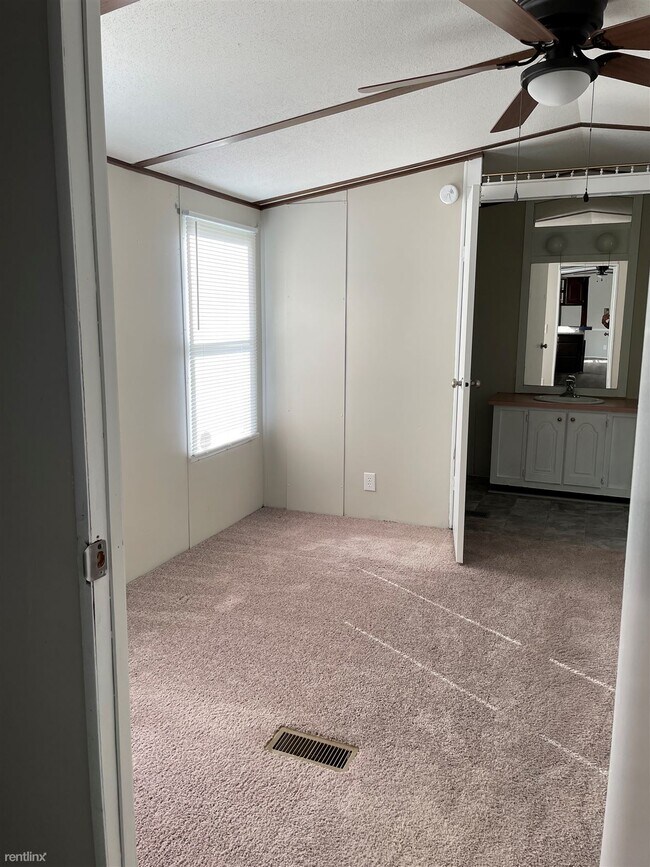 Building Photo - 3 br, 2 bath Mobile Home - 718 Reedy O Smi...