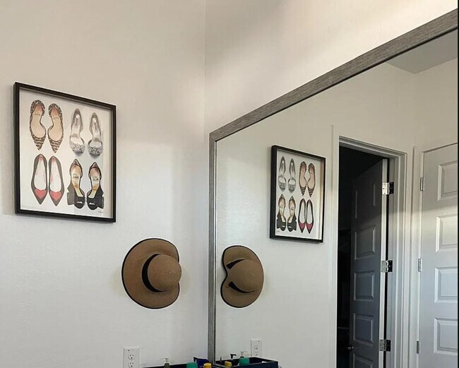 Building Photo - 245 E Scorpio Pl