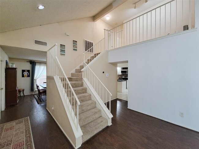 Building Photo - 25303 Avery Hill Ln