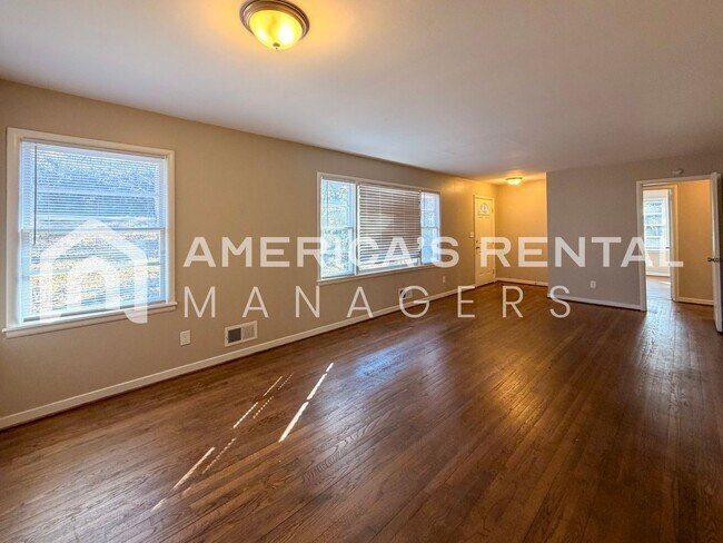 Building Photo - Half-Month Off Move-in Special! Cozy & Convenient 3-Bedroom Home for Rent! SECTION 8 FREINDLY!