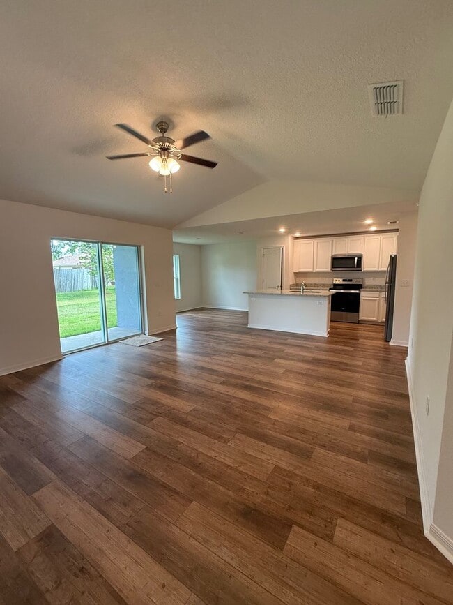 Building Photo - Stunning Brand-New 3-Bedroom Home in Prime...