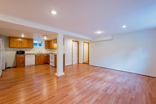 Building Photo - 7814 Garland Ave.