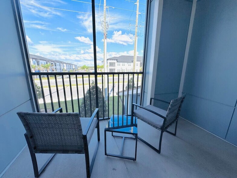 Building Photo - 9244 Vintage Hills Way