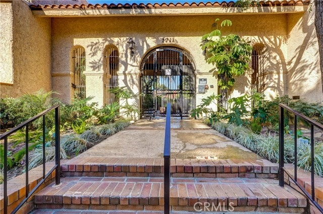 Building Photo - 1711 Grismer Ave