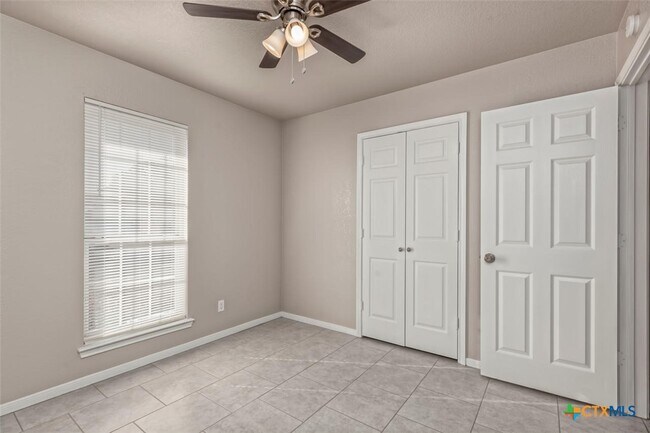 Building Photo - 4107 Fawn Dr