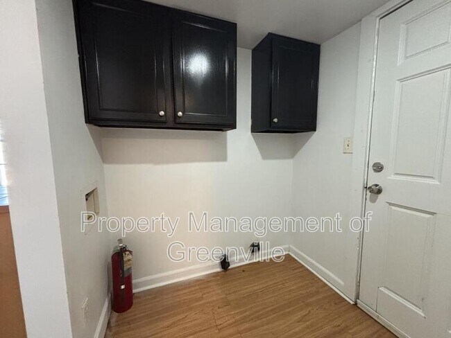 Building Photo - 135 D St.