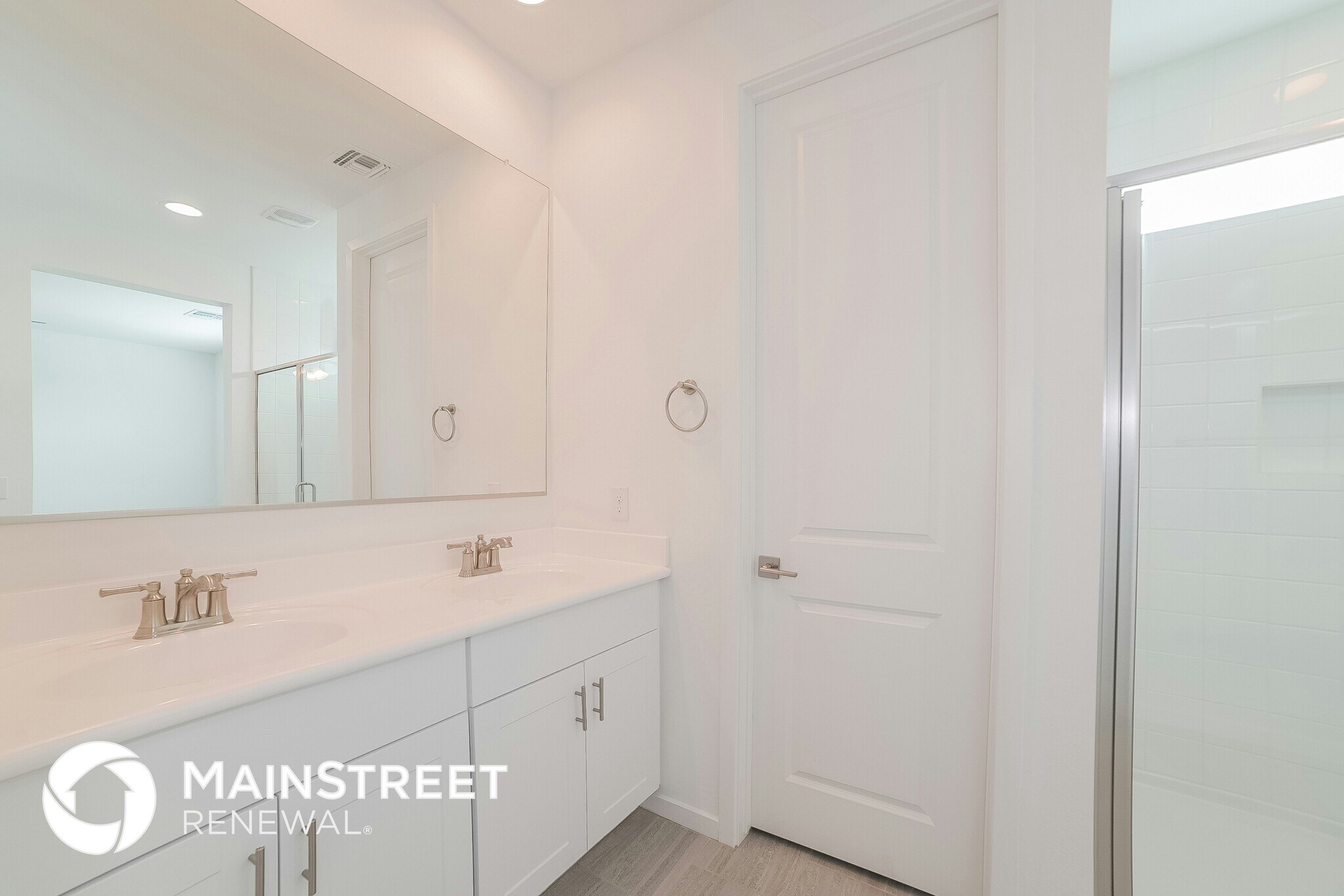 Building Photo - 10920 S 55th Ln