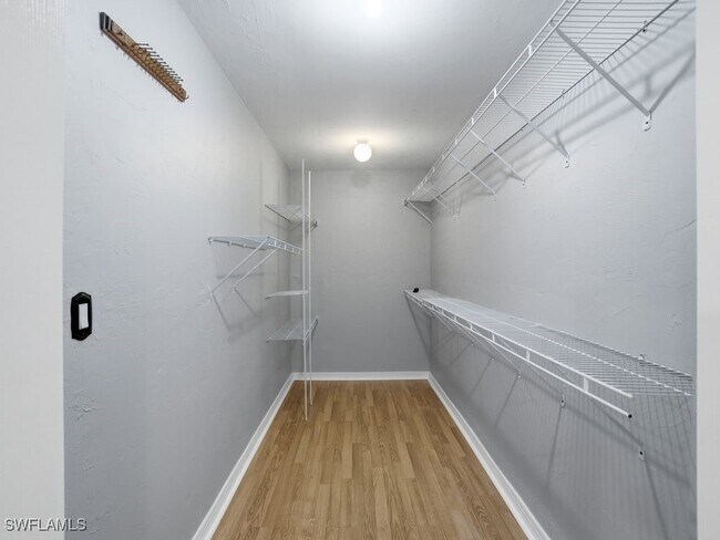 Building Photo - 4920 Shady River Ln