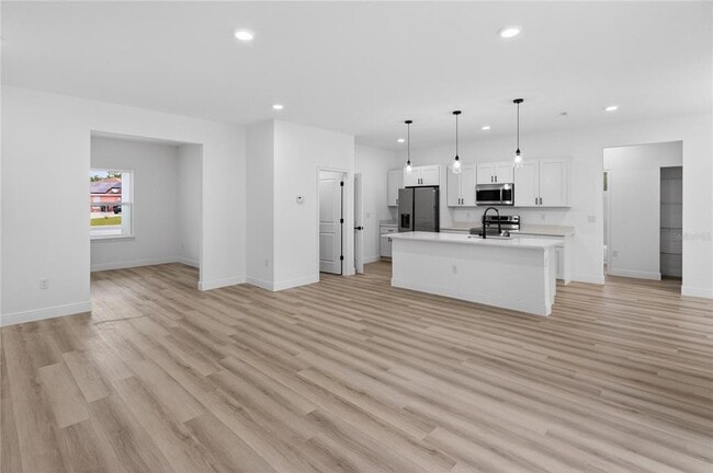 Building Photo - 15028 SW 25th Cir