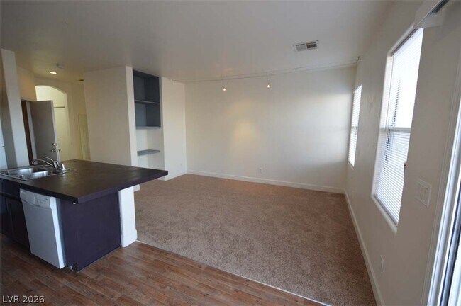 Building Photo - 6670 Tulip Falls Dr
