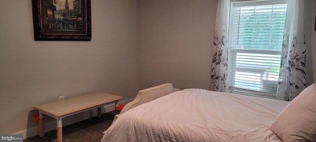 Building Photo - 301 Petunia Way