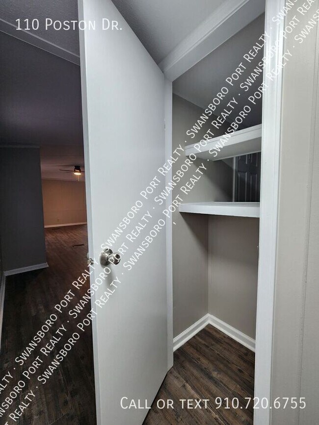 Building Photo - 110 Poston Dr