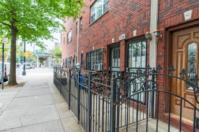 Building Photo - 198 Stuyvesant Ave