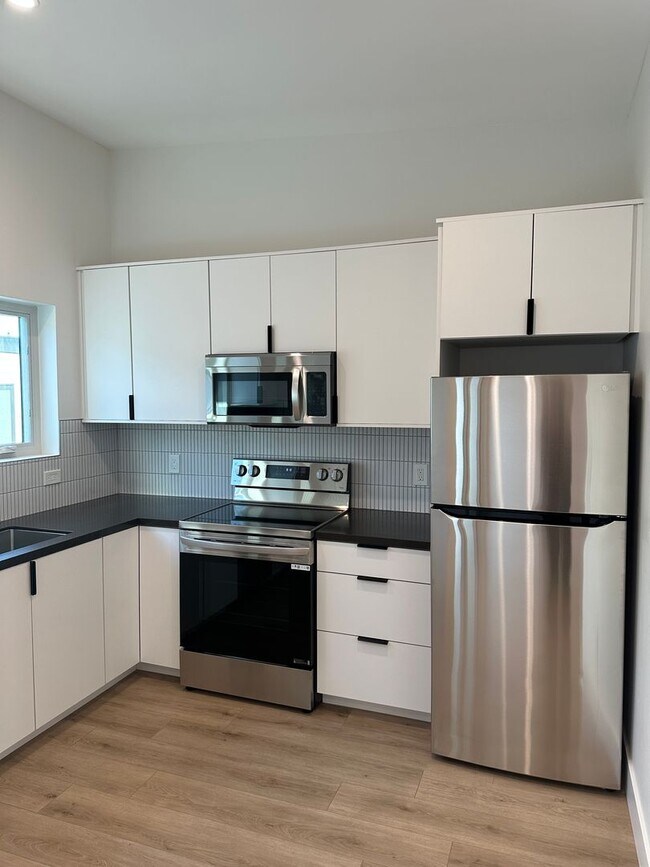 Building Photo - 2320 F St