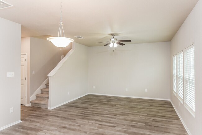Building Photo - 15210 Pandion Dr