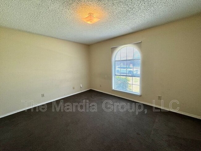 Building Photo - 13217 Fall Manor Dr