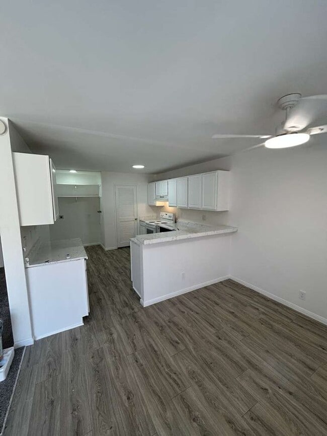 Building Photo - Spacious Renovated 3 bedroom/2 bath townhome in Paradise Hills! Move in Ready! $3,195