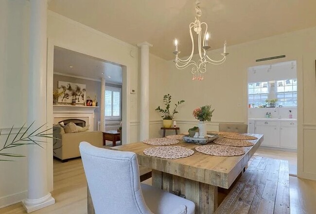 Building Photo - Home Sweet Home