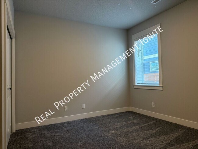 Building Photo - 19294 SW Marshmallow Pl