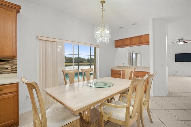 Building Photo - 9727 Mountain Lake Dr