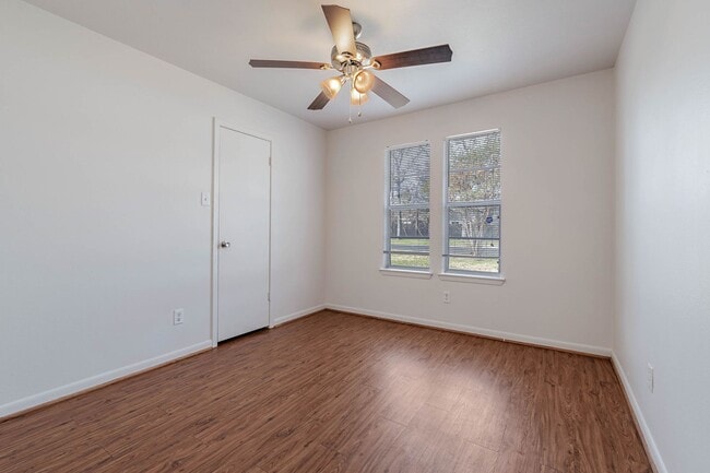 Building Photo - February Move In Available!  Cute 3 Bed, 1...