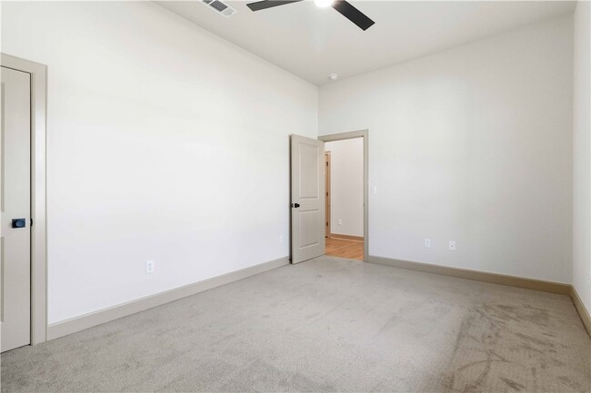 Building Photo - 1070 Whistler St