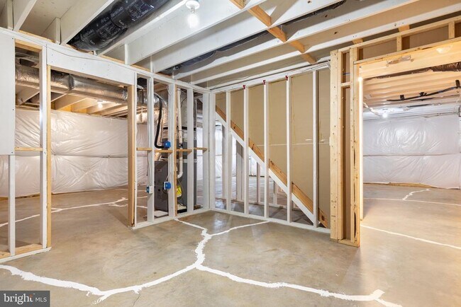 Building Photo - 677 Dellinger Dr