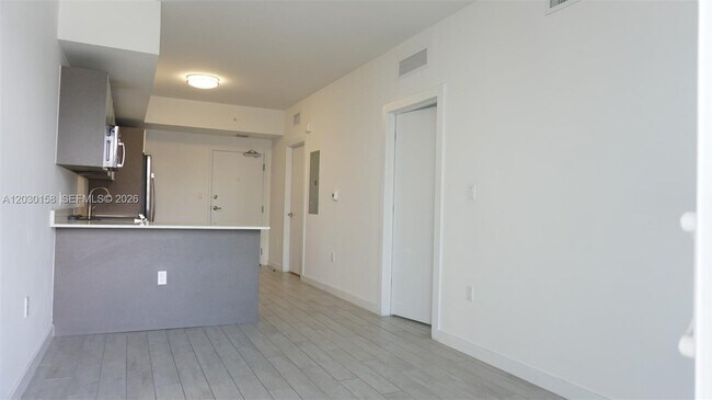 Building Photo - 321 NE 26th St